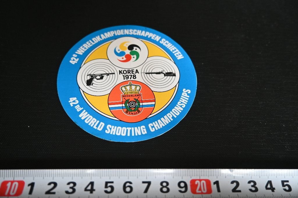 sticker KOREA 1978 42e wereldkampioenschappen schieten KNSA, Ophalen, Zo goed als nieuw