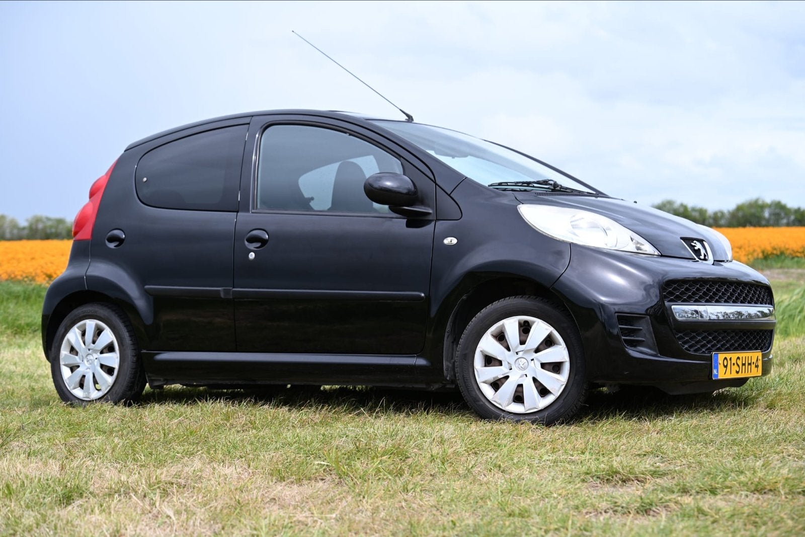 Peugeot 107 1.0 12V 5DR 2011 Zwart, Voorwielaandrijving, 4 stoelen, Origineel Nederlands, Handgeschakeld