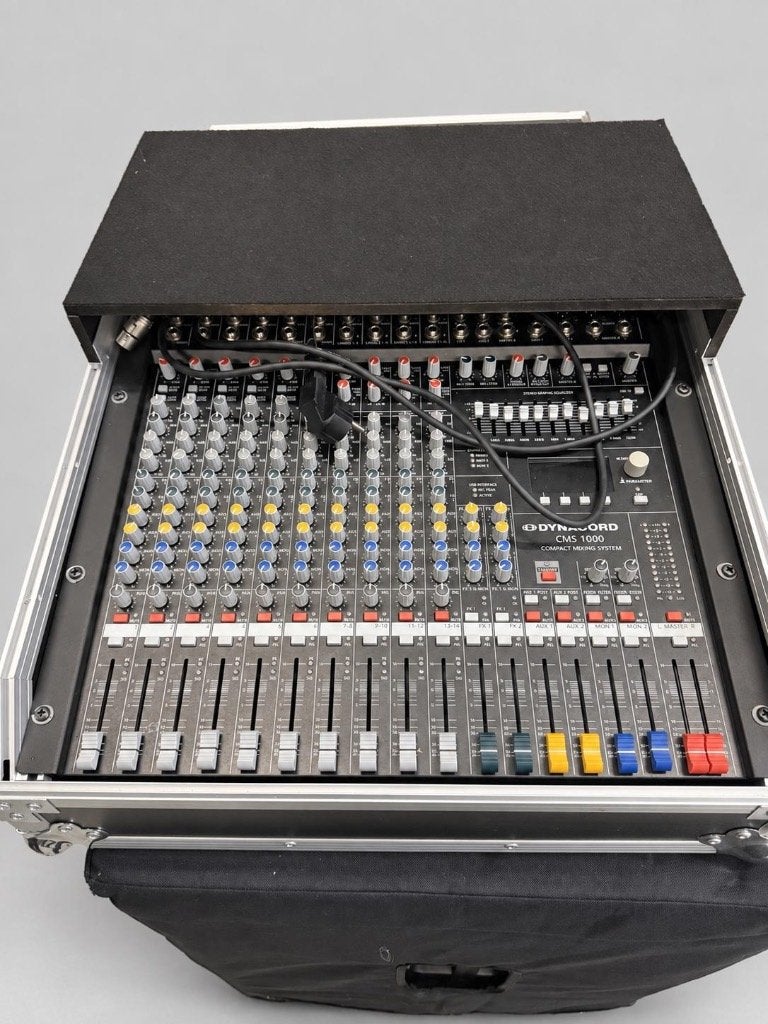 Dynacord CMS 1000-3 incl flightcase, Ophalen, Zo goed als nieuw, 10 tot 20 kanalen, Microfooningang