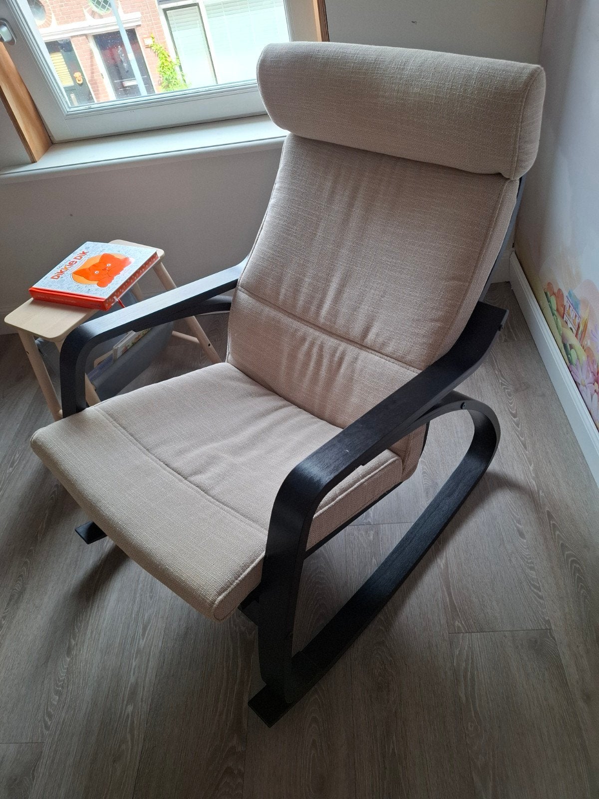 Mooie schommelstoel en voetenbank Poang ikea, Huis en Inrichting, Fauteuils, Ophalen, Gebruikt, 75 tot 100 cm