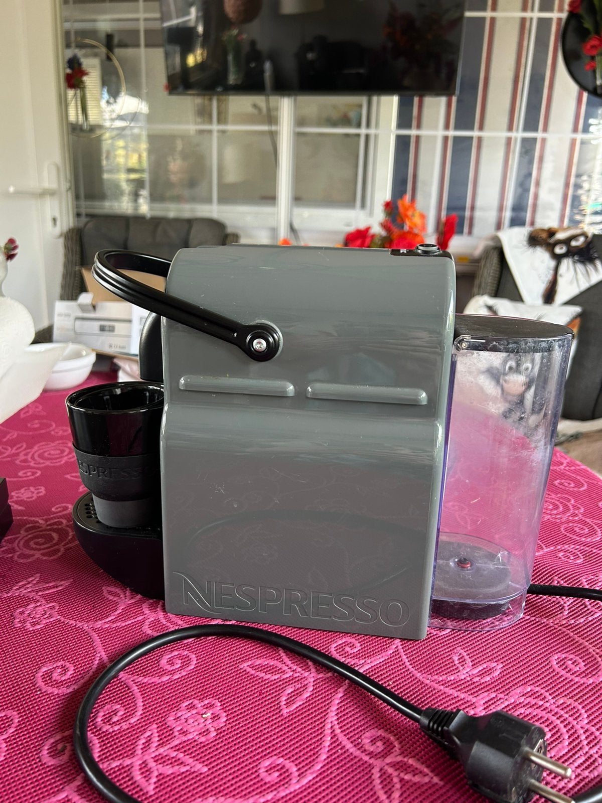 NESPRASSO MAGIMIX koffie machine met toebehoren, Ophalen of Verzenden, Zo goed als nieuw, Koffiemachine