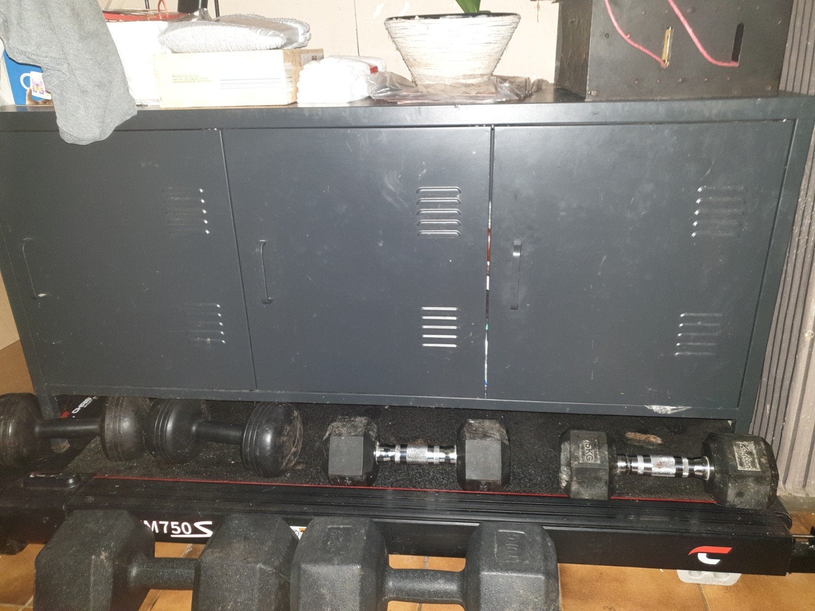 industriële ijzeren kast 3 deurtjes en legplank, Ophalen, 25 tot 50 cm, Minder dan 150 cm, Minder dan 100 cm