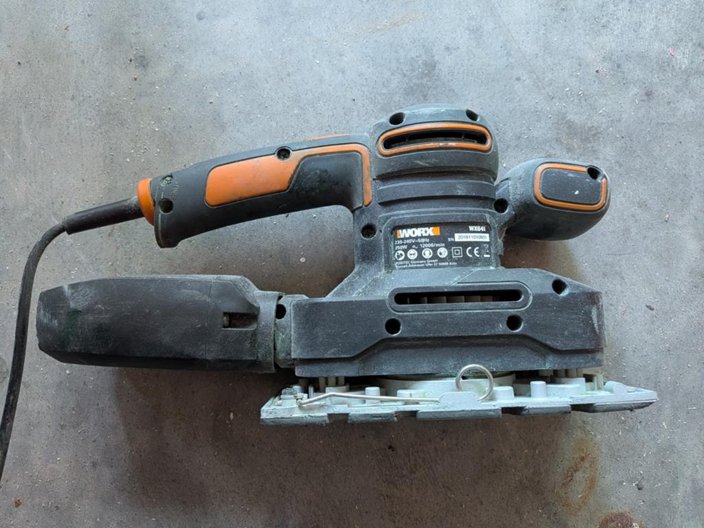 WORX WX641 Vlakschuurmachine - 270W, Doe-het-zelf en Verbouw, Gereedschap | Schuurmachines, Ophalen, Gebruikt, Minder dan 600 watt