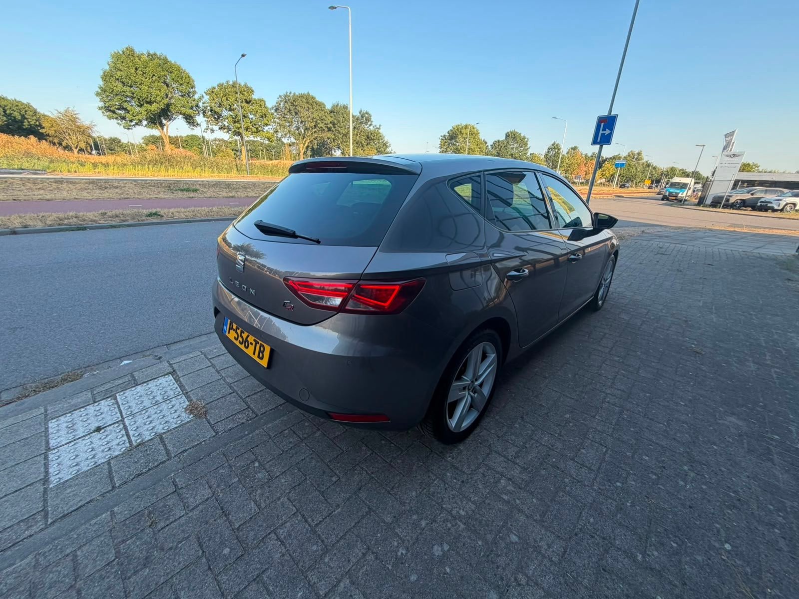 Seat Leon 1.4 EcoTSI FR Connect AUTOMAAT, Gebruikt, Euro 6, 4 cilinders, 150 pk