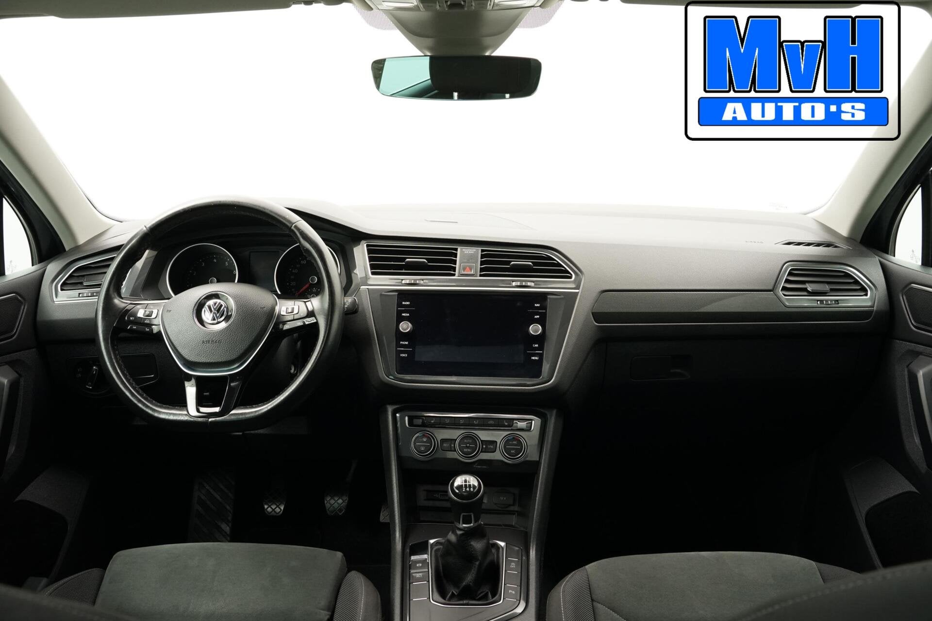 Volkswagen Tiguan 1.4 TSI ACT|PANO|MATRIX-LED|TREKH|ACC|NAP, Auto's, Voorwielaandrijving, Euro 6, 4 cilinders, 150 pk