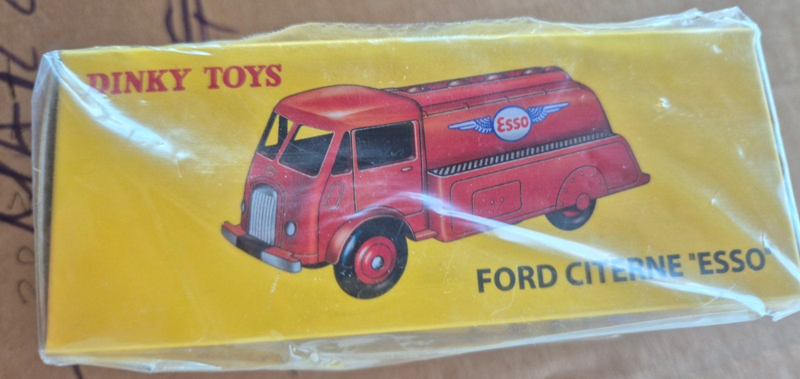 Dinky Toys Ford Citerne 'Esso' - Nieuw in doos, Hobby en Vrije tijd, Modelauto's | 1:43, Ophalen of Verzenden, Nieuw