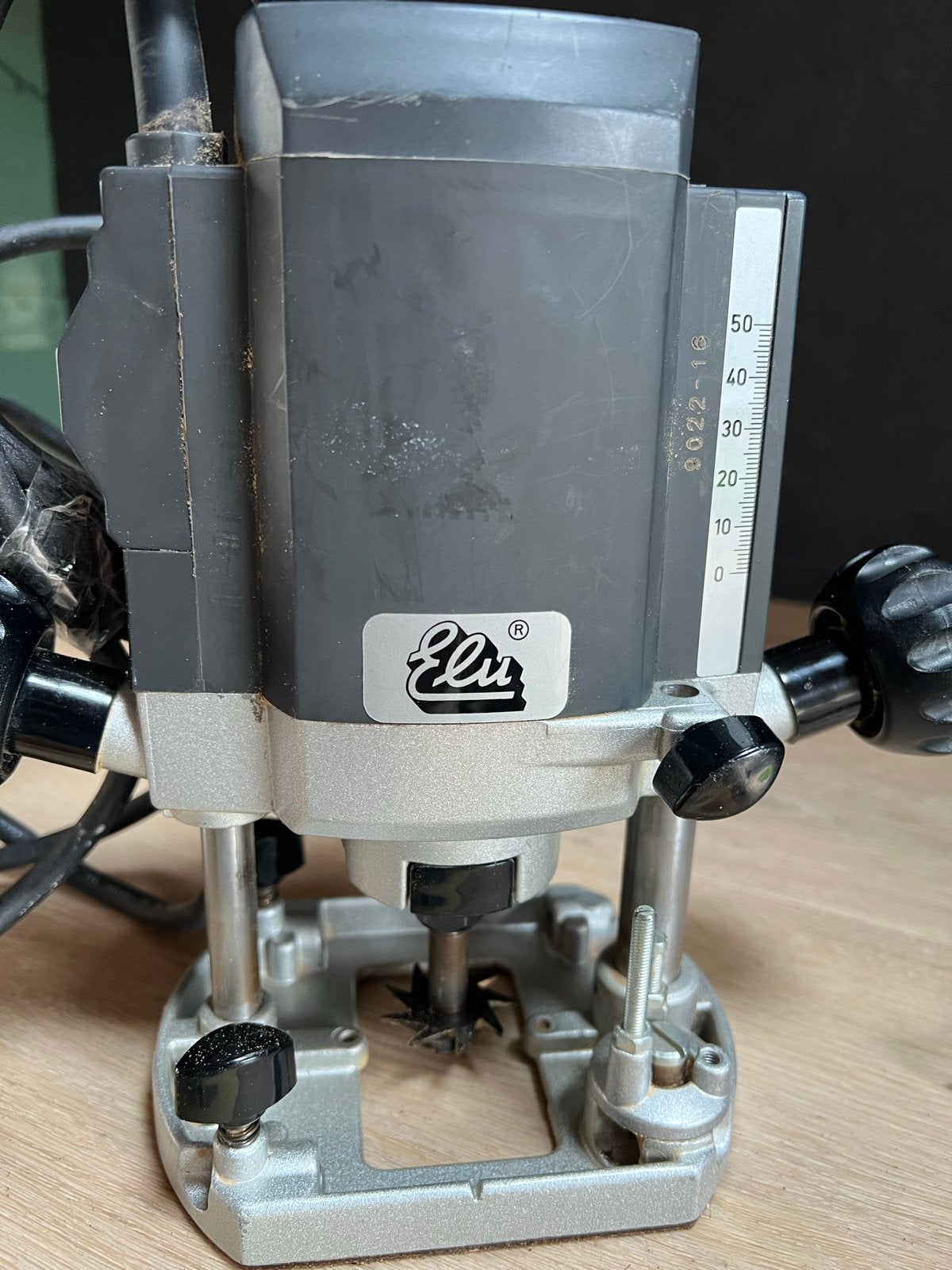 Elu Bovenfrees MOF 96/10 Type 2 - Krachtige 750W freesmachin, Doe-het-zelf en Verbouw, Gereedschap | Freesmachines, Ophalen of Verzenden