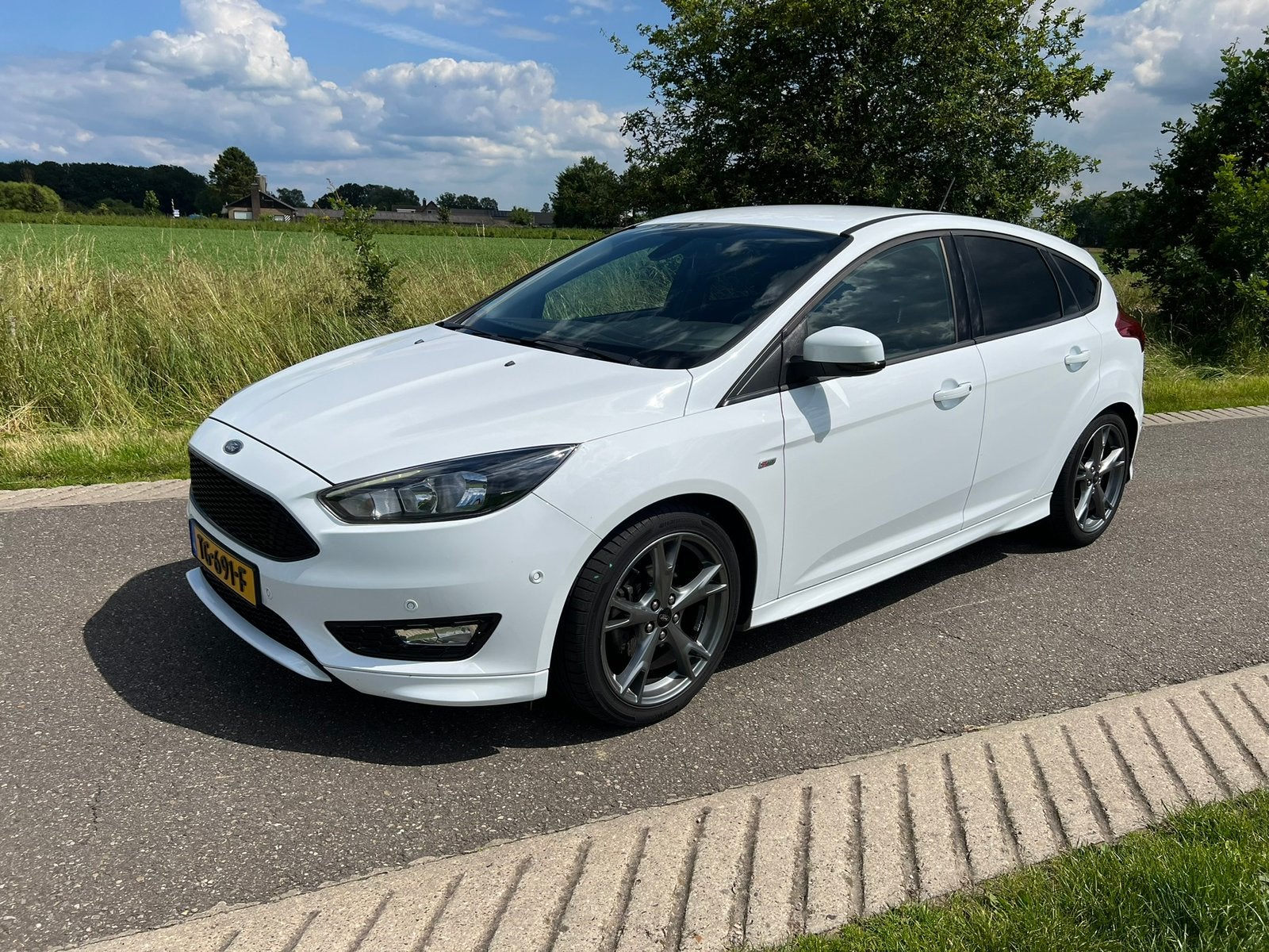 Ford Focus st-line airco cruise controle navigatie 2018 vol, 125 pk, Euro 6, Wit, Origineel Nederlands
