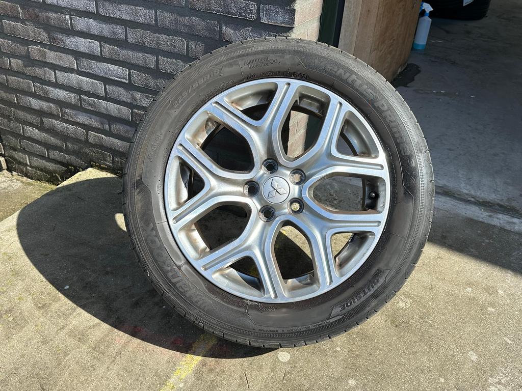 Mitsubishi Outlander velgen in top staat! 18inch ZOMERbanden, Auto-onderdelen, Banden en Velgen, Ophalen, 18 inch, Gebruikt, Banden en Velgen
