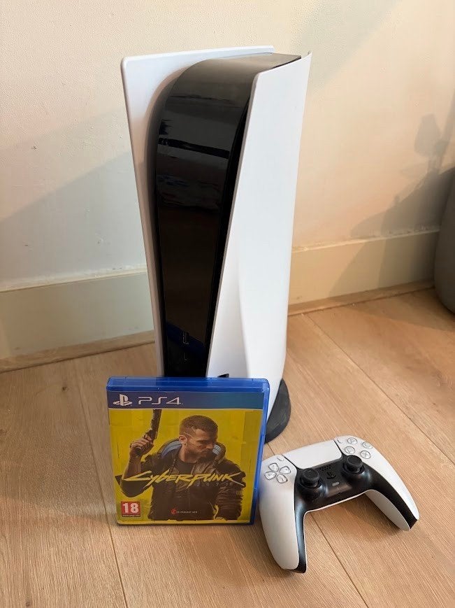 PlayStation 5 Disc Edition + Cyberpunk 2077 | PS5, Spelcomputers en Games, Spelcomputers | Sony PlayStation 5, Zo goed als nieuw