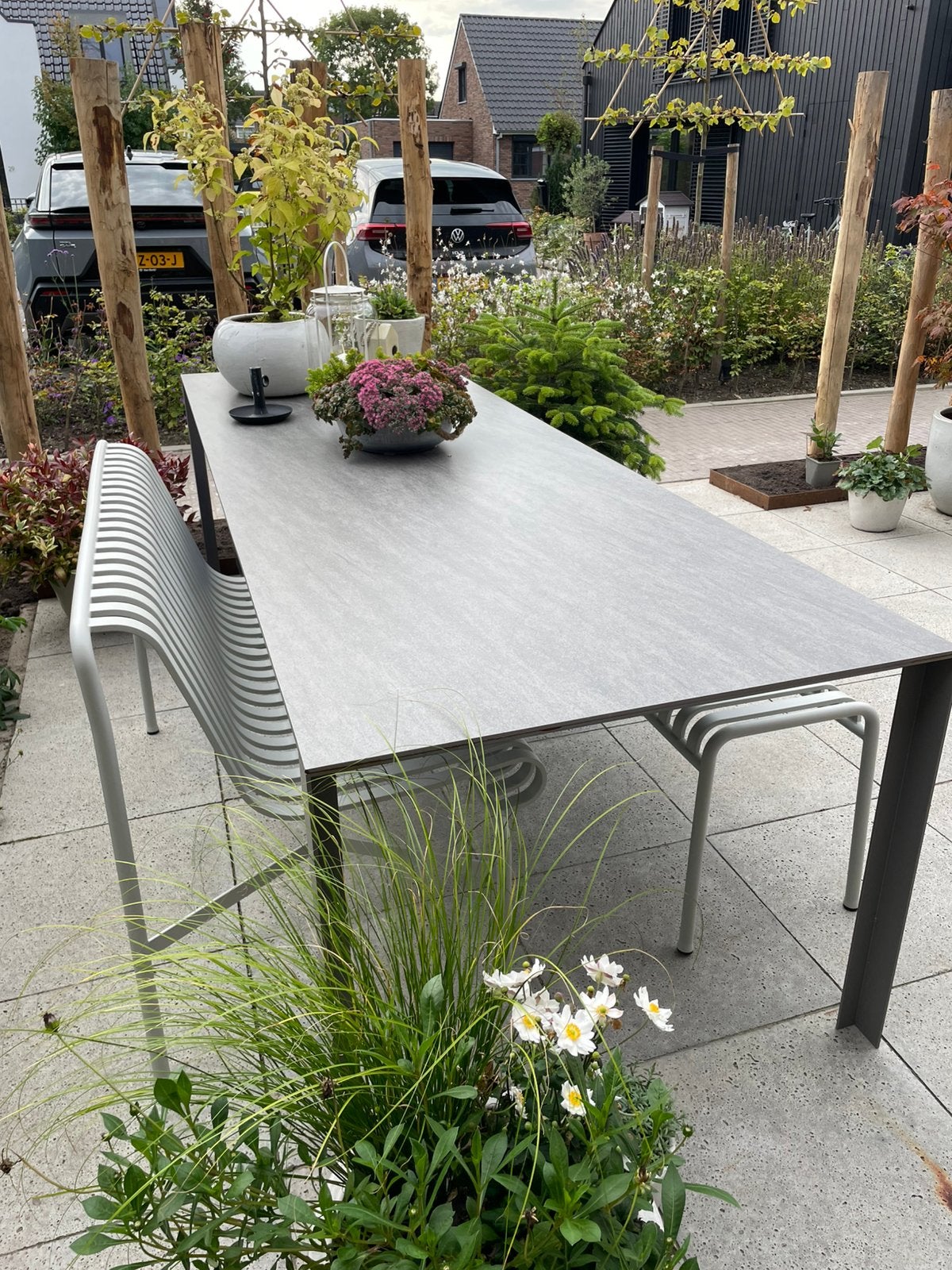 Gratis op te halen, stenen tuintafel