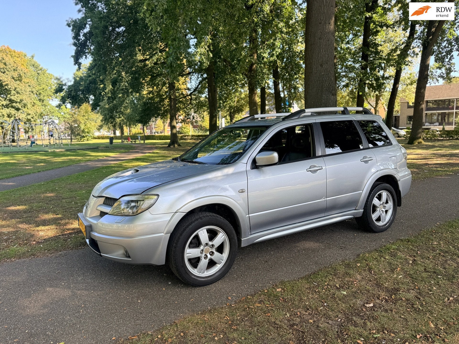 Mitsubishi Outlander 2.0 Turbo 4WD NIEUWE APK, Auto's, Zwart, 10 km/l, Bedrijf, Handgeschakeld