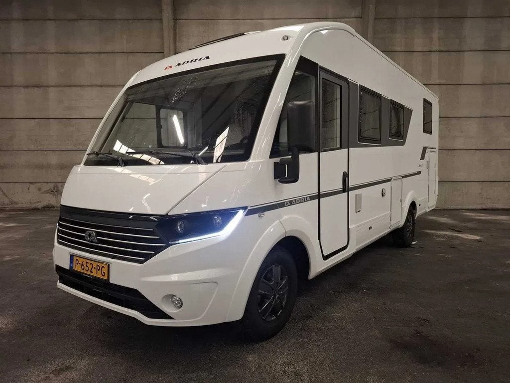 Adria SONIC I700SC Integraal camper (bj 2020), Caravans en Kamperen, Campers, Integraal, 7 tot 8 meter, Bedrijf, Adria