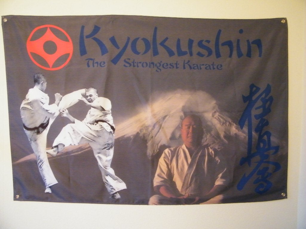 kyokushin karate vlaggen Oyama kanku kanji 3 halen 1 gratis, Maat XL, Ophalen of Verzenden, Nieuw, Karate