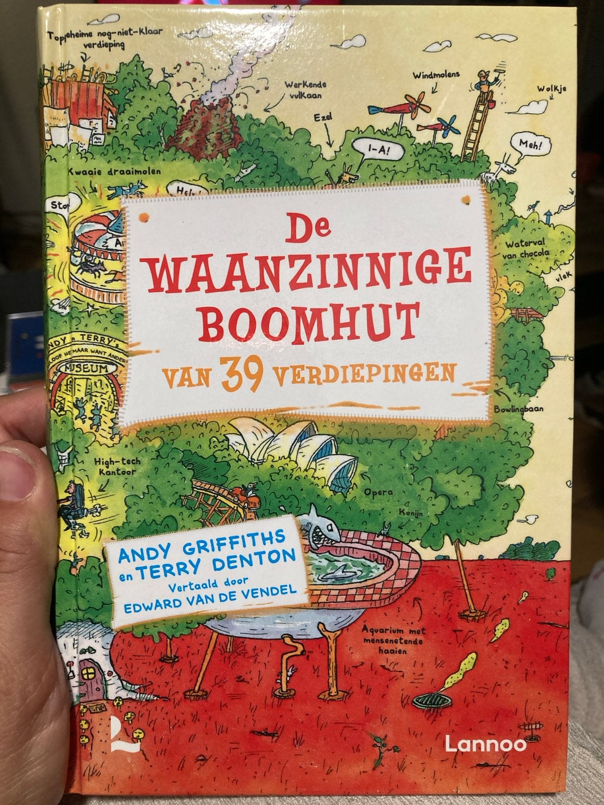 De waanzinnige boomhut van 39 verdiepingen - Andy Griffiths, Ophalen of Verzenden, Zo goed als nieuw, Fictie algemeen