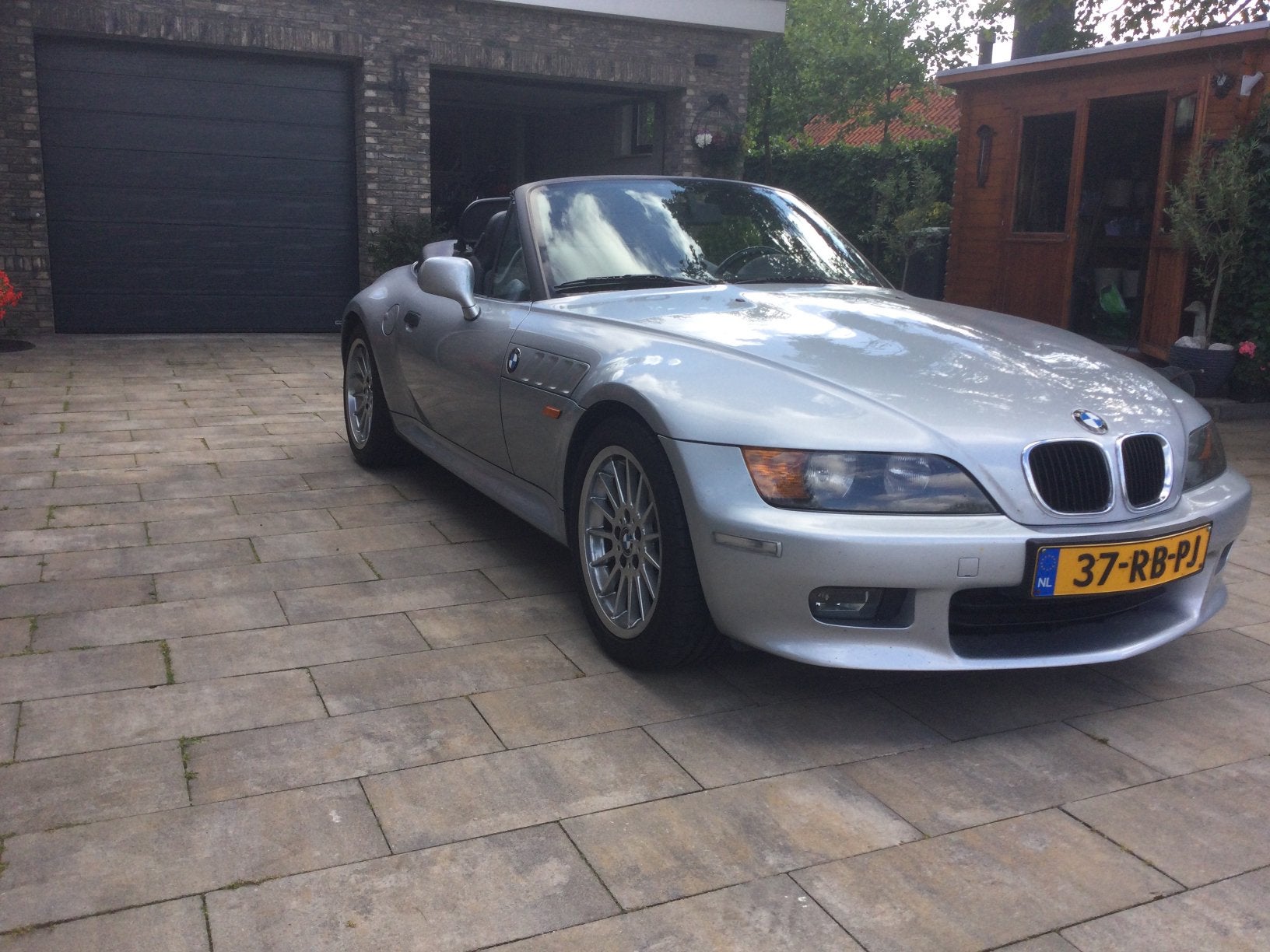BMW Z3 2.8 wide body AUTOM +  ELECTR KAP weinig km, Automaat, Achterwielaandrijving, Zwart, 192 pk