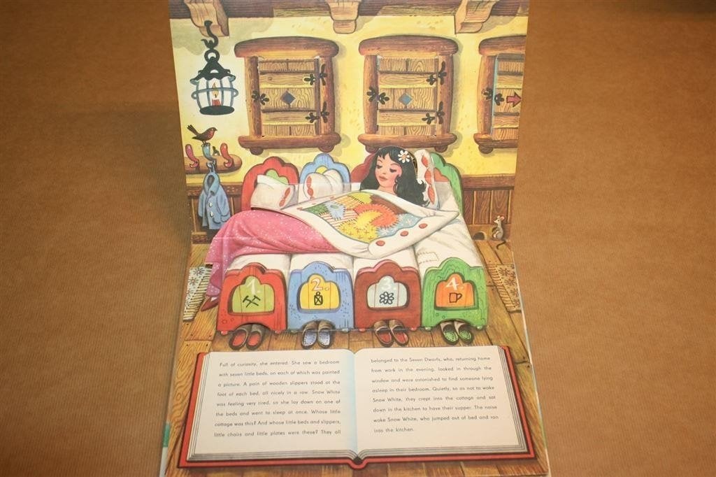 Snow White — Kubasta Pop-Up Boek Sneeuwwitje 1981, Boeken, Ophalen of Verzenden, Gelezen