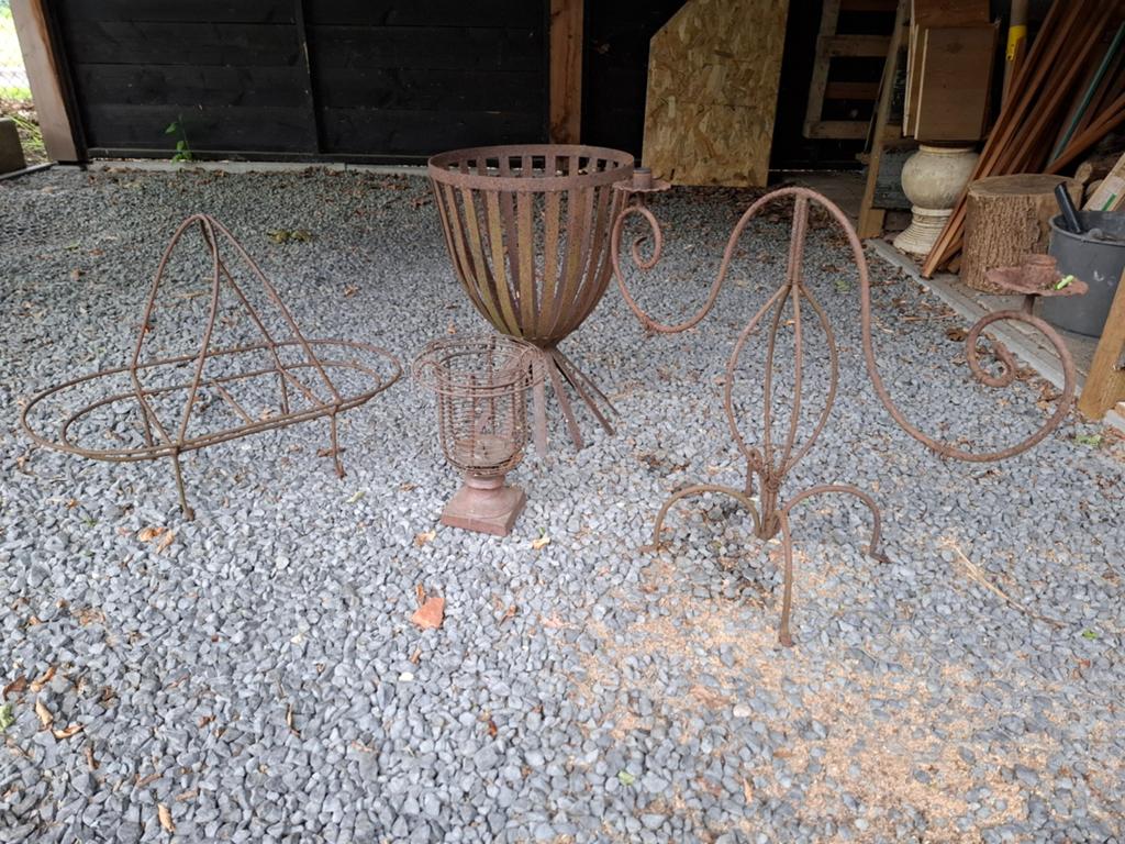 Diverse ijzeren roest tuin items, Ophalen