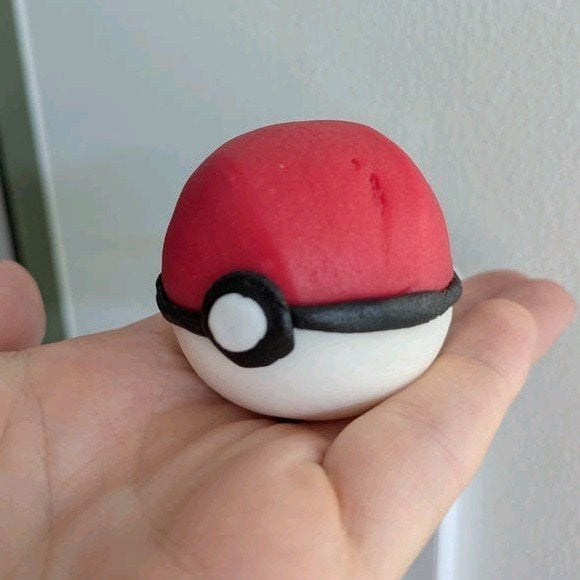 pokemon bal fondant taart decoratie, Hobby en Vrije tijd, Ophalen of Verzenden, Zo goed als nieuw