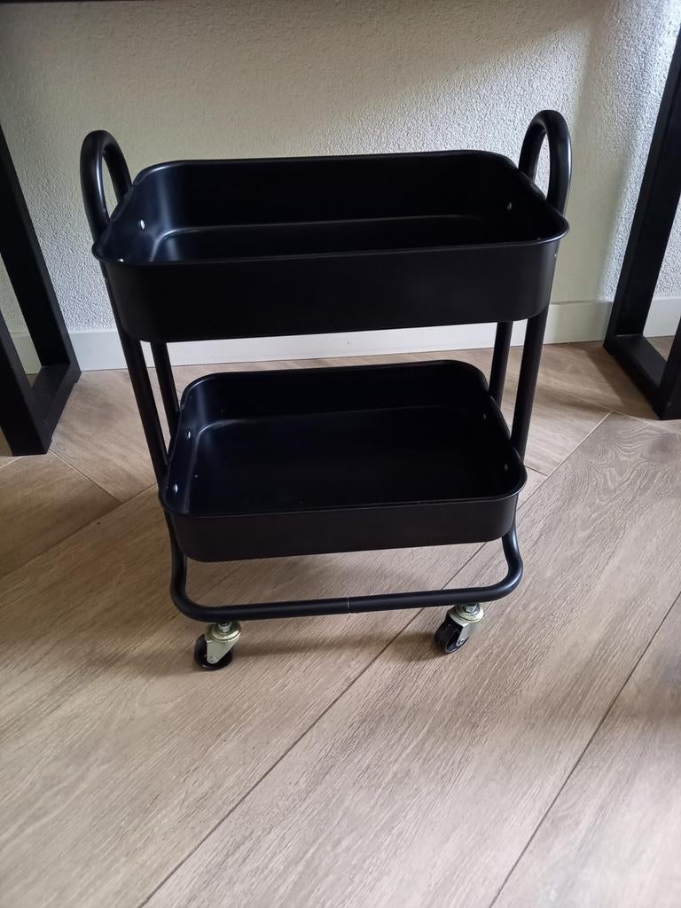 Zwart metalen trolley met 2 etages, Ophalen