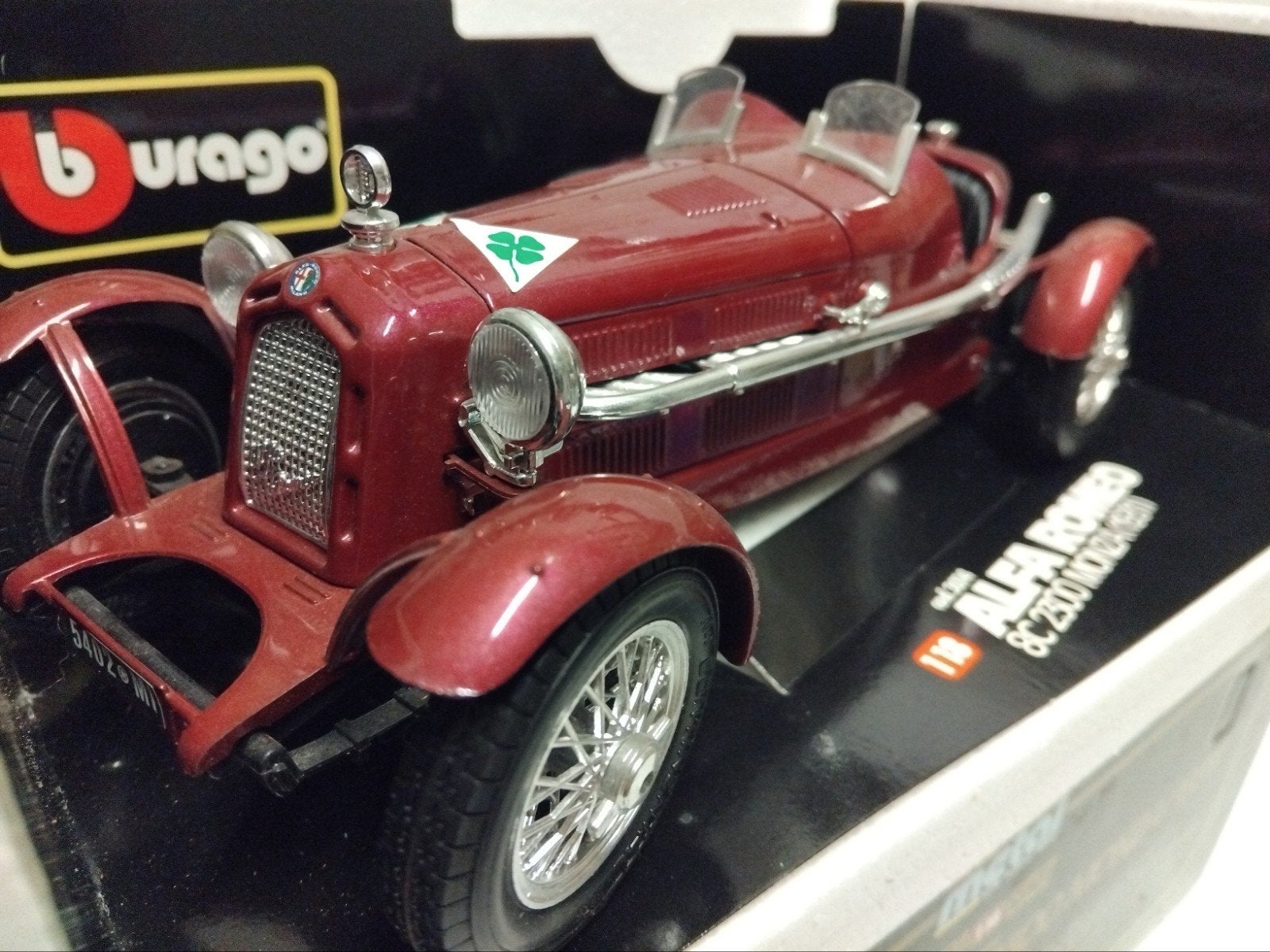 Alfa Romeo 8C Monza darkred Ferrari Bburago metal 1:18 KRD, Hobby en Vrije tijd, Modelauto's | 1:18, Ophalen of Verzenden, Zo goed als nieuw