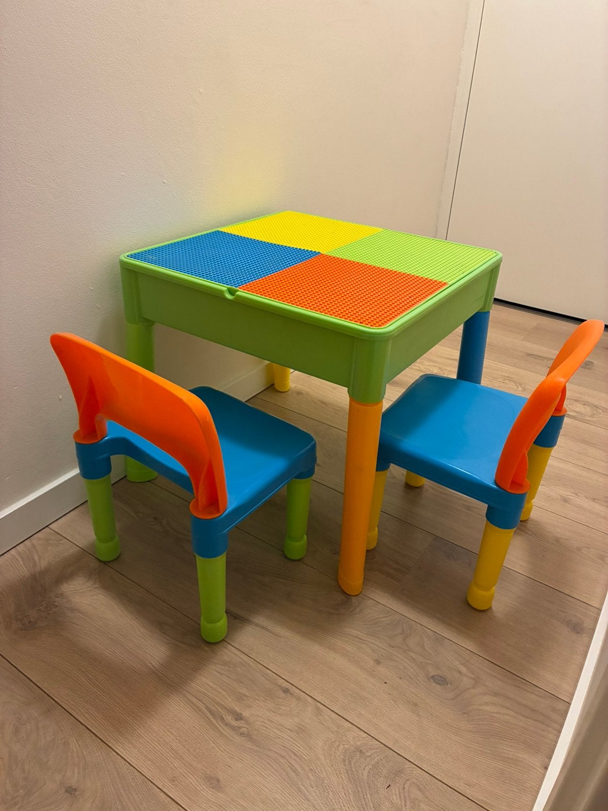 Legotafel met 2 stoeltjes, Ophalen, Zo goed als nieuw, Tafel(s) en Stoel(en)
