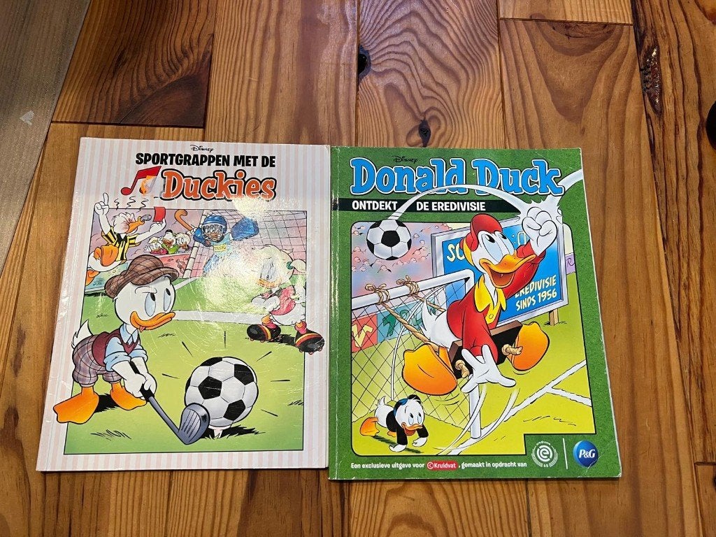 Donald Duck - voetbal editie - 2 stuks (Utrecht), Meerdere stripboeken, Ophalen, Gelezen, Donald Duck