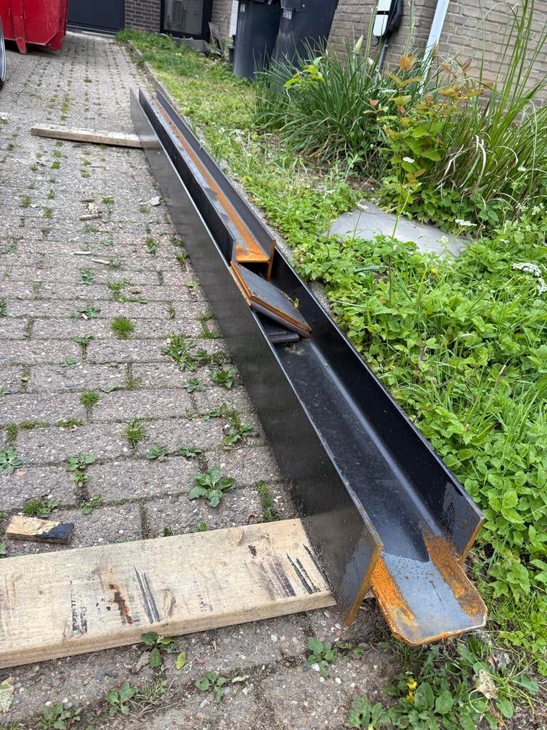 Stalen H-balk en monteerplaatjes, Doe-het-zelf en Verbouw, Metalen, Ophalen, Zo goed als nieuw, IJzer