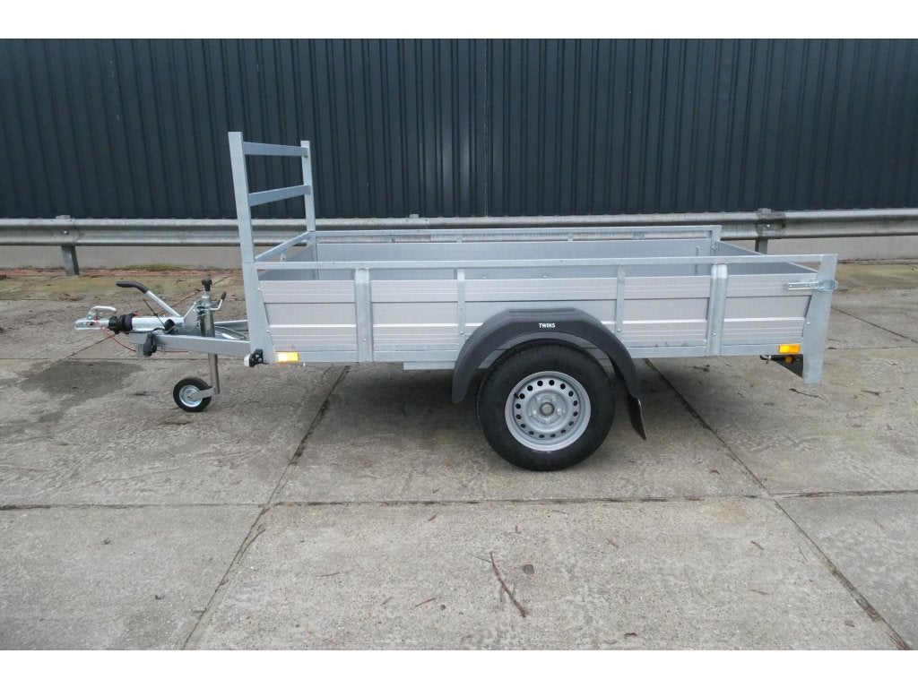 Bij Eemsned een Twins bakwagen afm ca 250 x 135, Nieuw