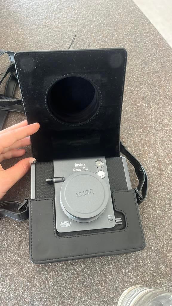 Fujifilm Instax Wide Evo camera case + foto papier, Ophalen of Verzenden, Zo goed als nieuw