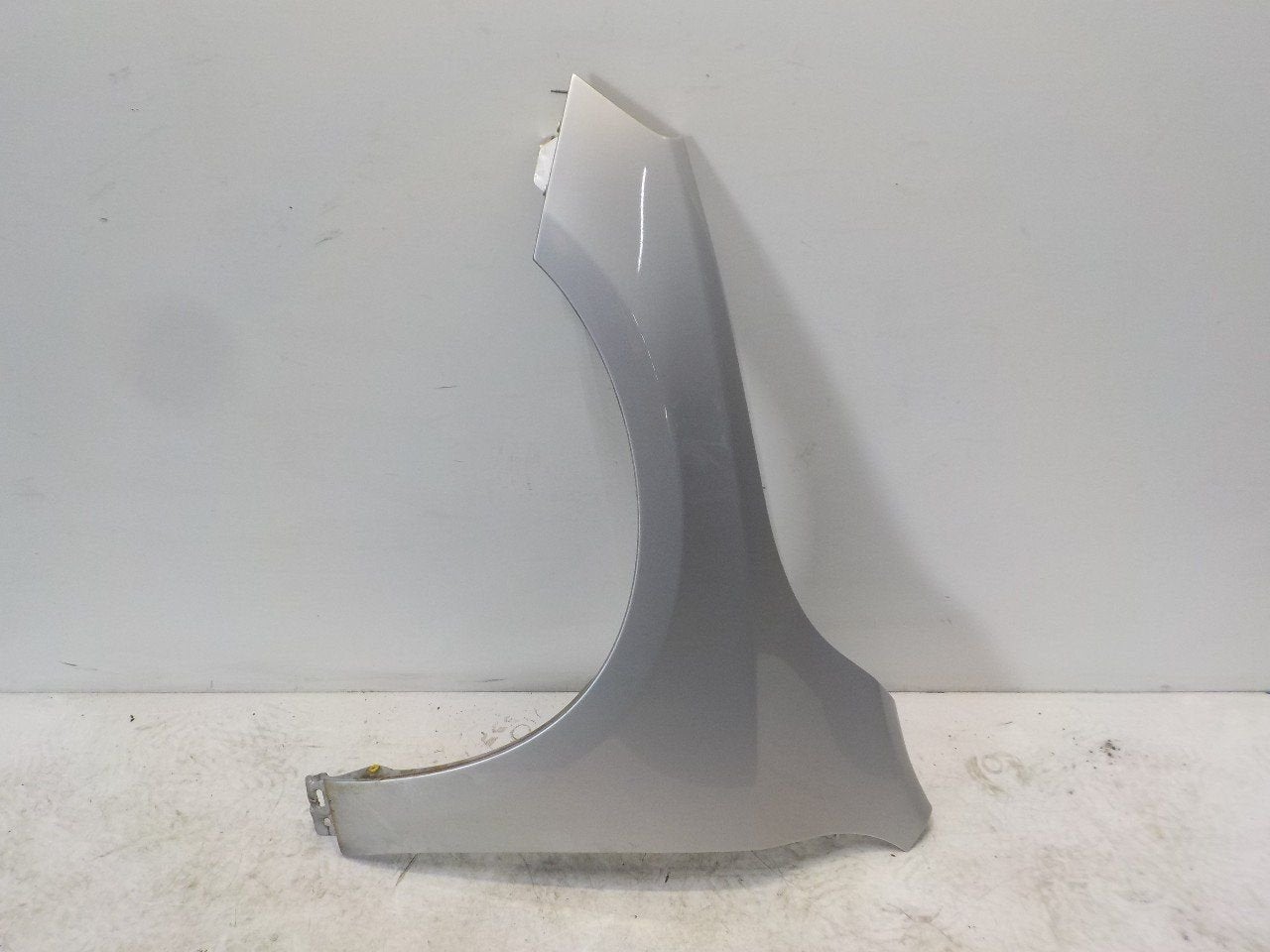Spatbord links voor Volvo V60, Auto-onderdelen, Onderdelen@venauto.nl, Van der Ven Autorecycling B.V., Gebruikt, Ettenseweg 76, 4706 PB Roosendaal, The Netherlands