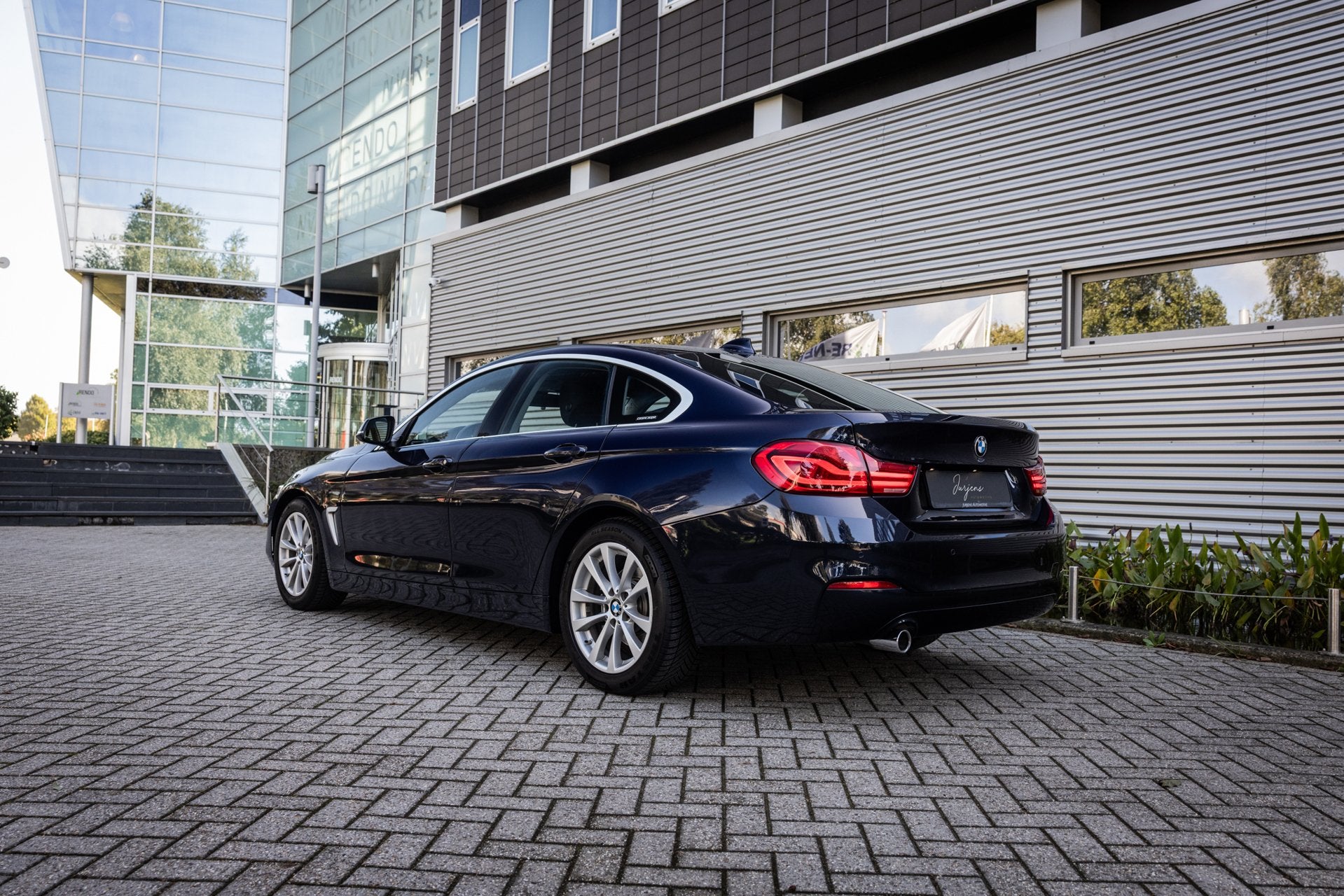 BMW 4-serie Gran Coupé 418i Executive AUT-8 - Orig NL - Fac, Auto's, Automaat, Dealer onderhouden, Gebruikt, Blauw