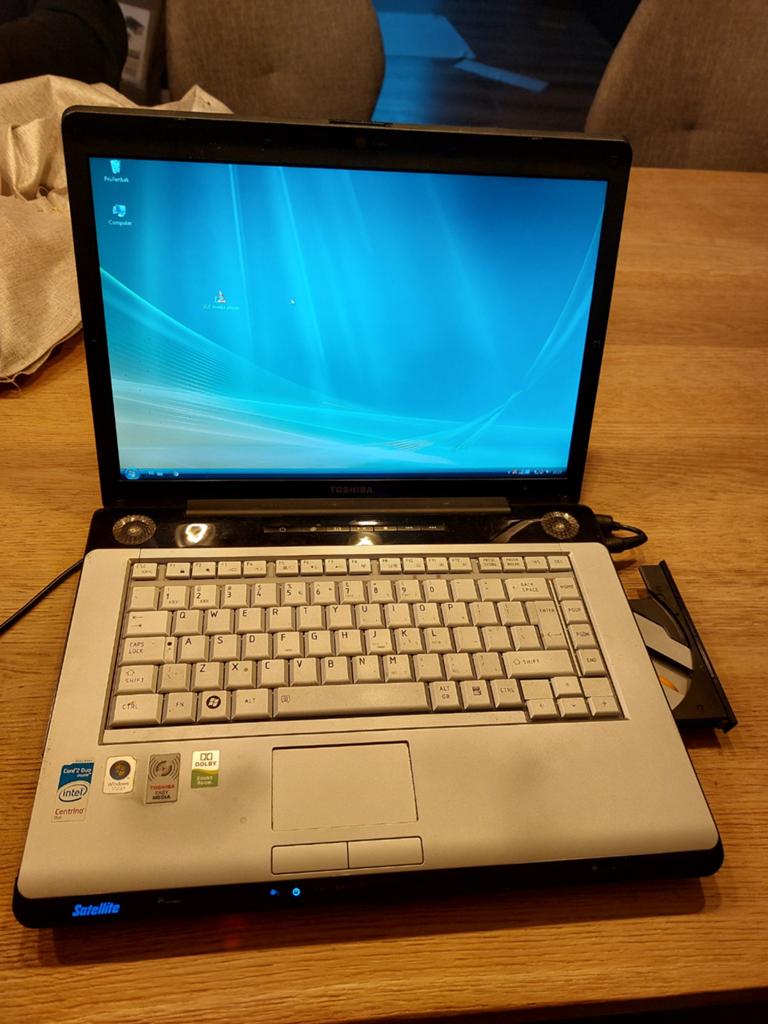 Toshiba Satellite Laptop met Windows Vista en DVD/CD-speler, Ophalen, Gebruikt, Toshiba
