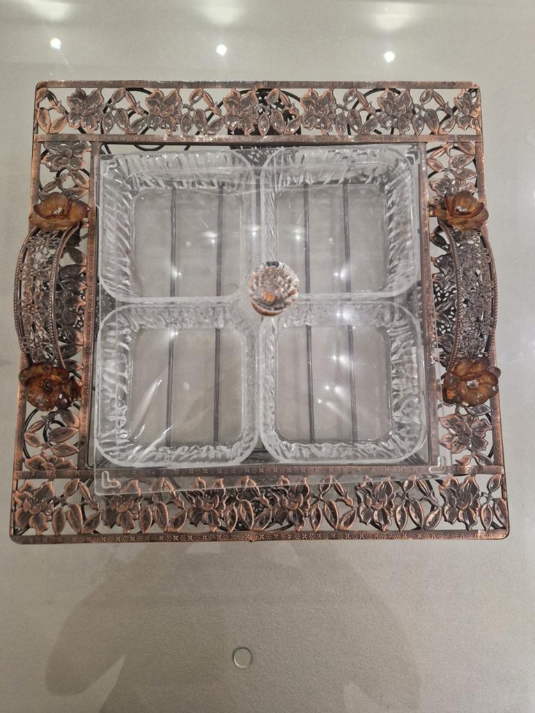 Mooie decoratie schaaltje met 4 vaken voor nootjes snoepjes, Antiek en Kunst, Ophalen