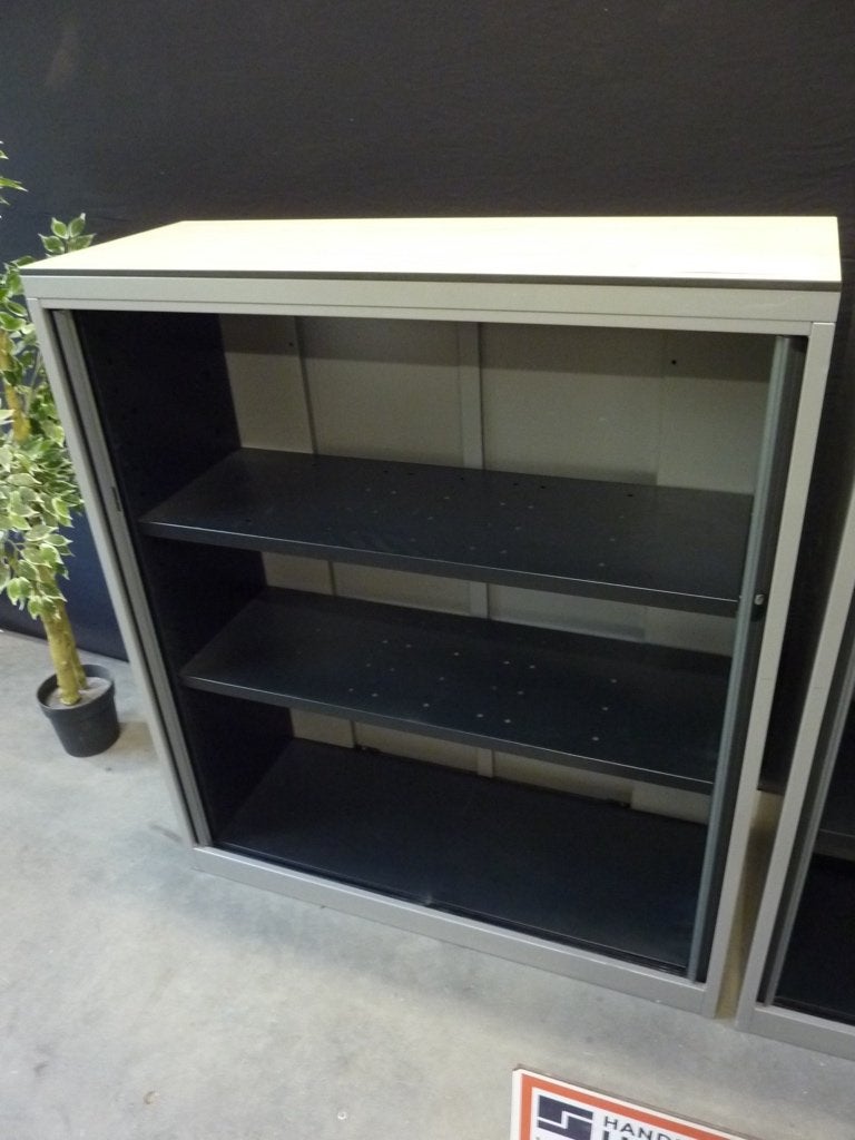 Partij aanwezig: nette roldeurkast / kantoorkast 120x45x138, 100 tot 150 cm, Ophalen of Verzenden, Munstermanstraat 6 - Hal 3 - Silvolde