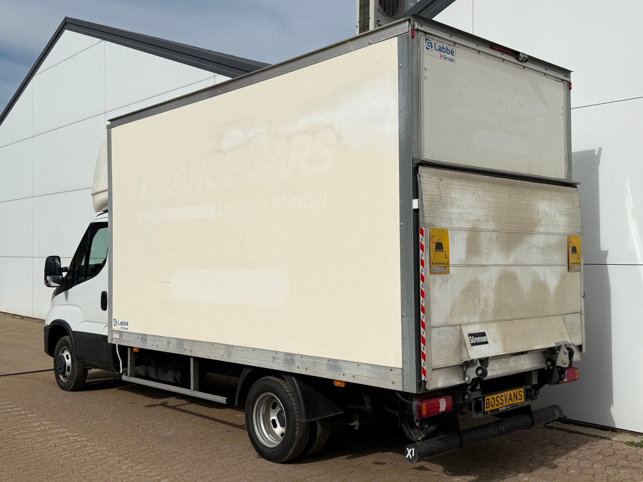 Iveco Daily 35C16 3.0 160PK Bakwagen Laadklep Zijdeur Camera, Achterwielaandrijving, Gebruikt, Euro 6, 4 cilinders
