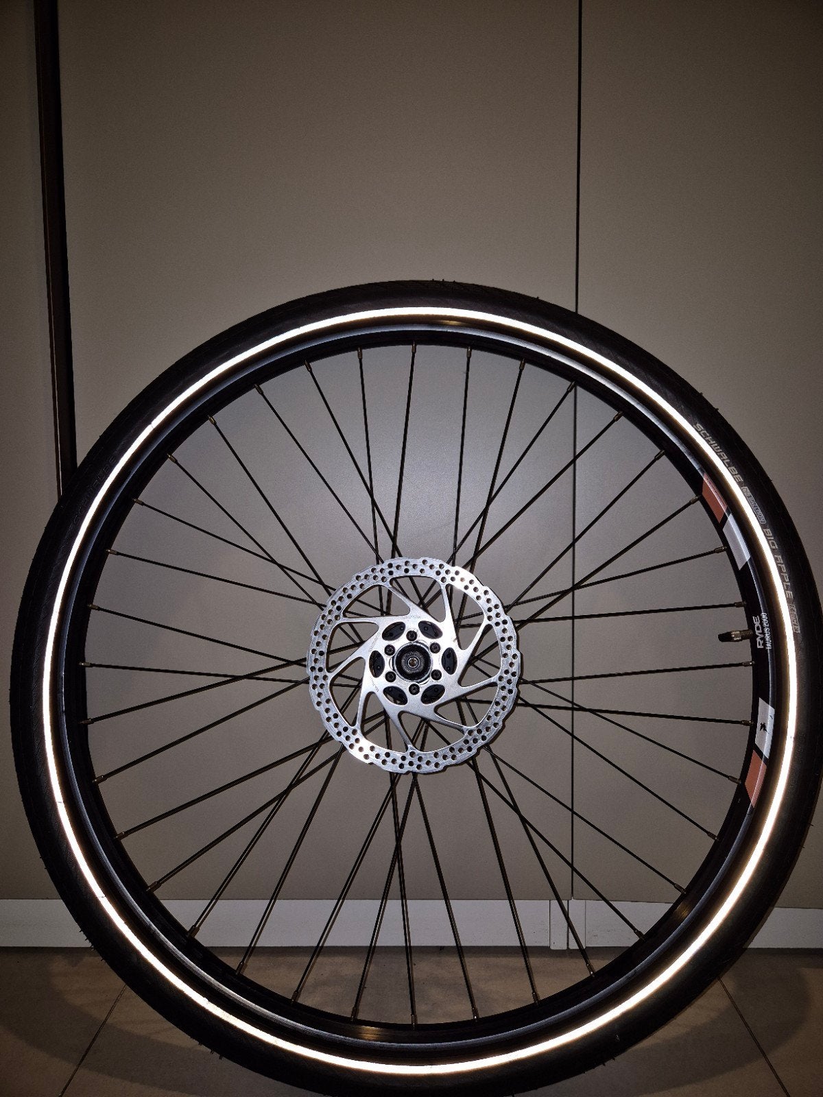 Kompleet set Shimano Deore wiel met Schwable band, Wiel, Elektrische fiets, Ophalen of Verzenden, Zo goed als nieuw