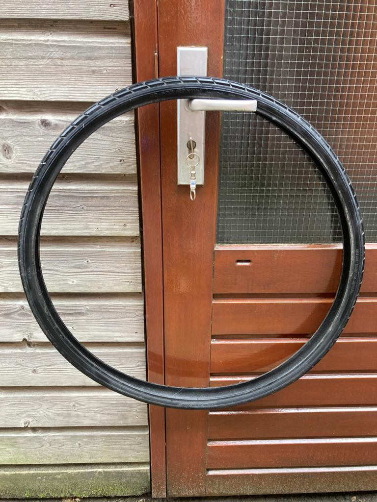 Buitenband fiets 28 inch, Ophalen, Zo goed als nieuw