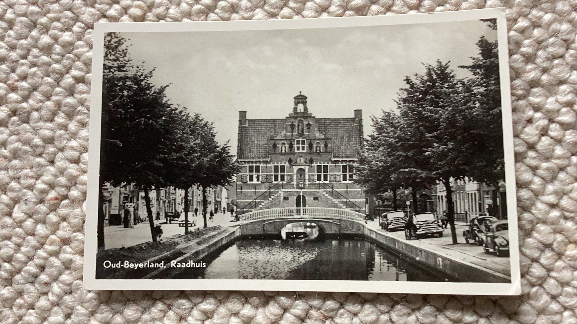 Ansichtkaart Oud-Beijerland Raadhuis jaren ‘50. 986, Ophalen of Verzenden, 1940 tot 1960, Gelopen, Zuid-Holland