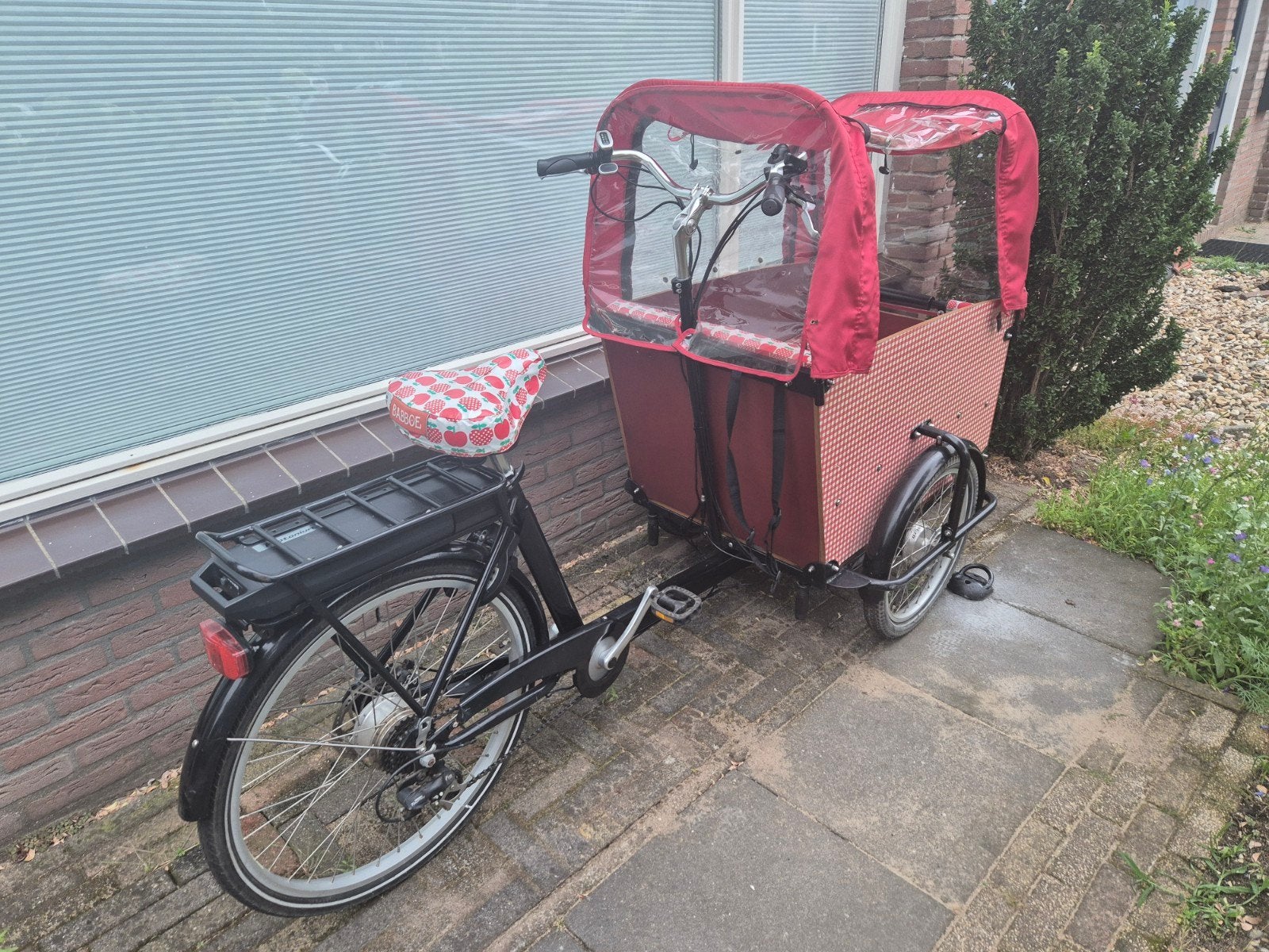 Babboe Big E bakfiets met babyschaal, Fietsen en Brommers, 4 kinderen of meer, Gebruikt, Huif, Trommelrem