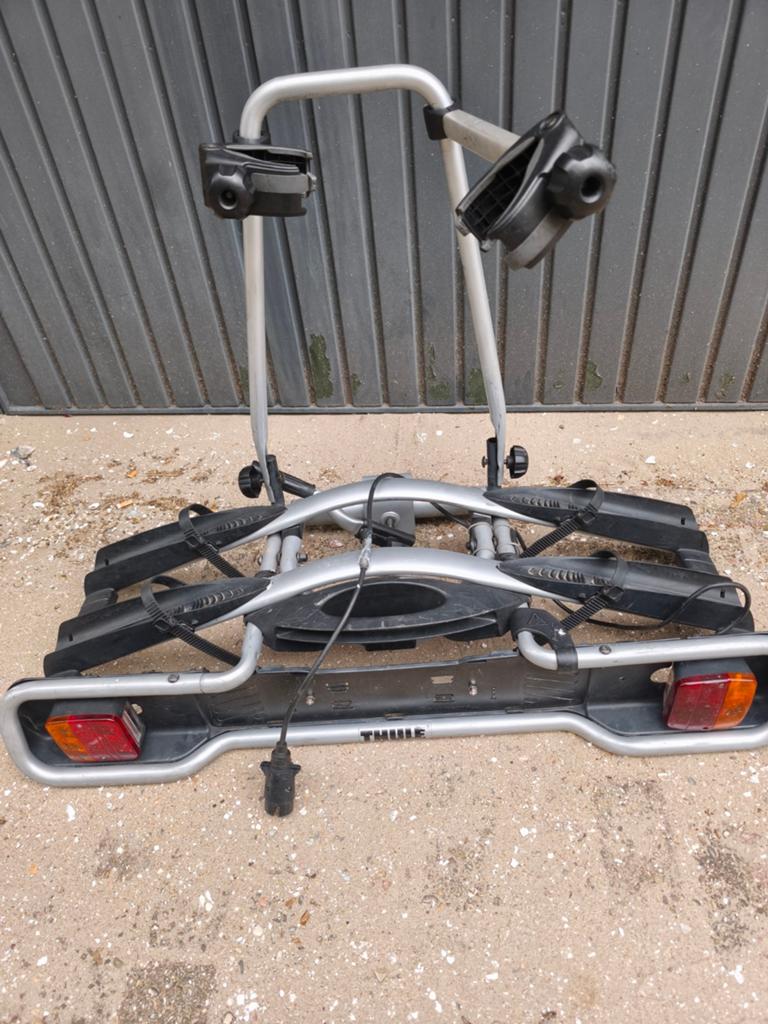 Thule Kantelbare Fietsendrager voor 2 Fietsen, Auto diversen, Fietsendragers, Ophalen, 2 fietsen, Gebruikt, Trekhaakdrager