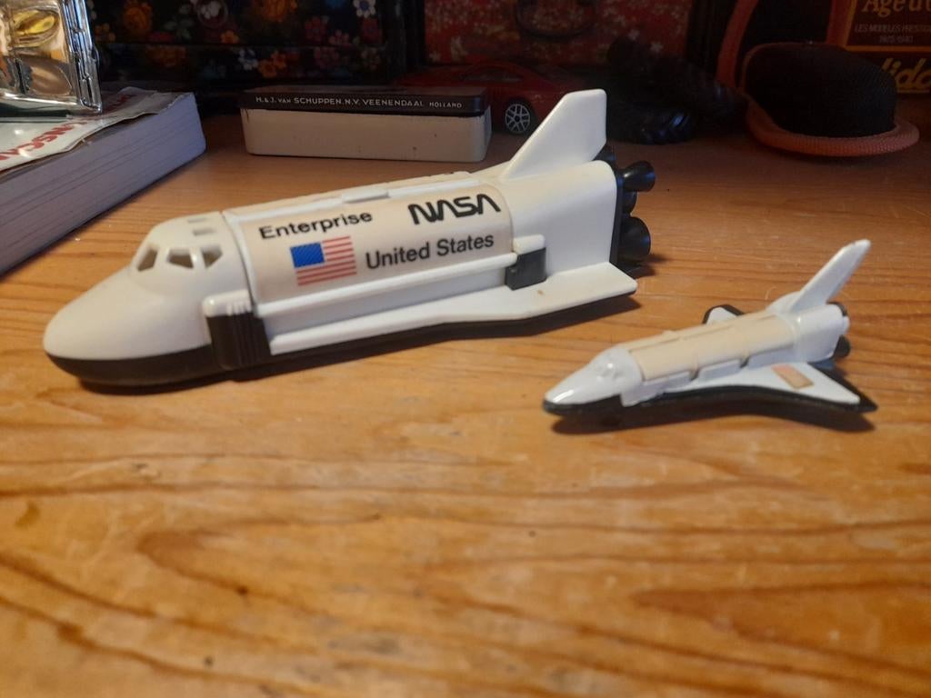 2 x Spaceshuttle Corgi en Buddy L, Verzamelen, Ophalen, Zo goed als nieuw, Schaalmodel