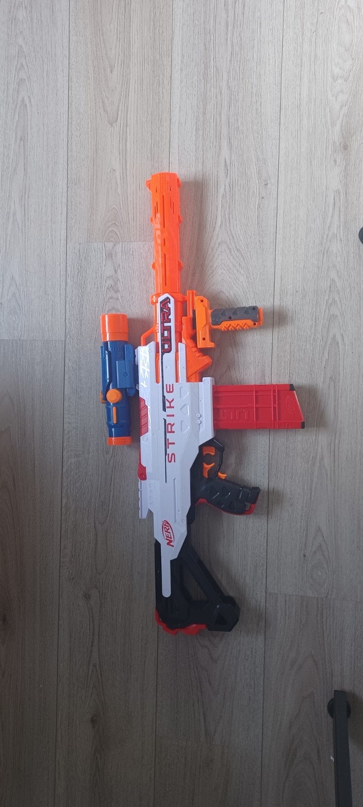 Nerf Ultra Strike Blaster met accessoires, Ophalen, Zo goed als nieuw, Jongen of Meisje
