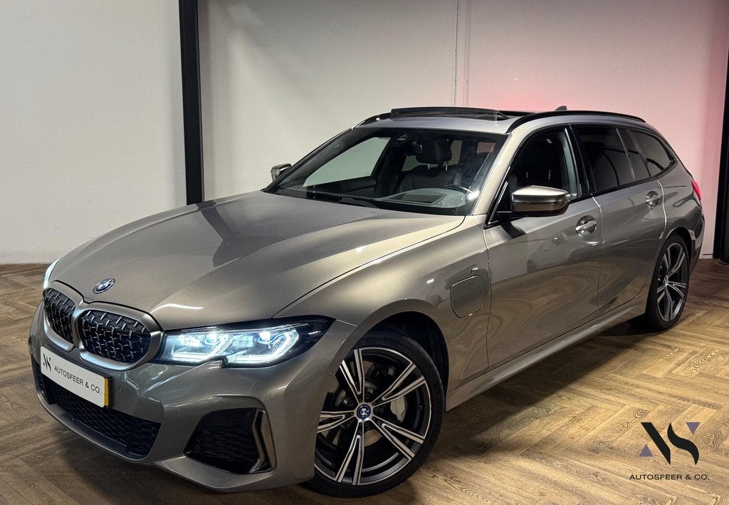BMW 3-serie Touring 330e M High Executive PANO KEYLESS MEMOR, Auto's, BMW, 1998 cc, Achterwielaandrijving, Gebruikt, Zwart