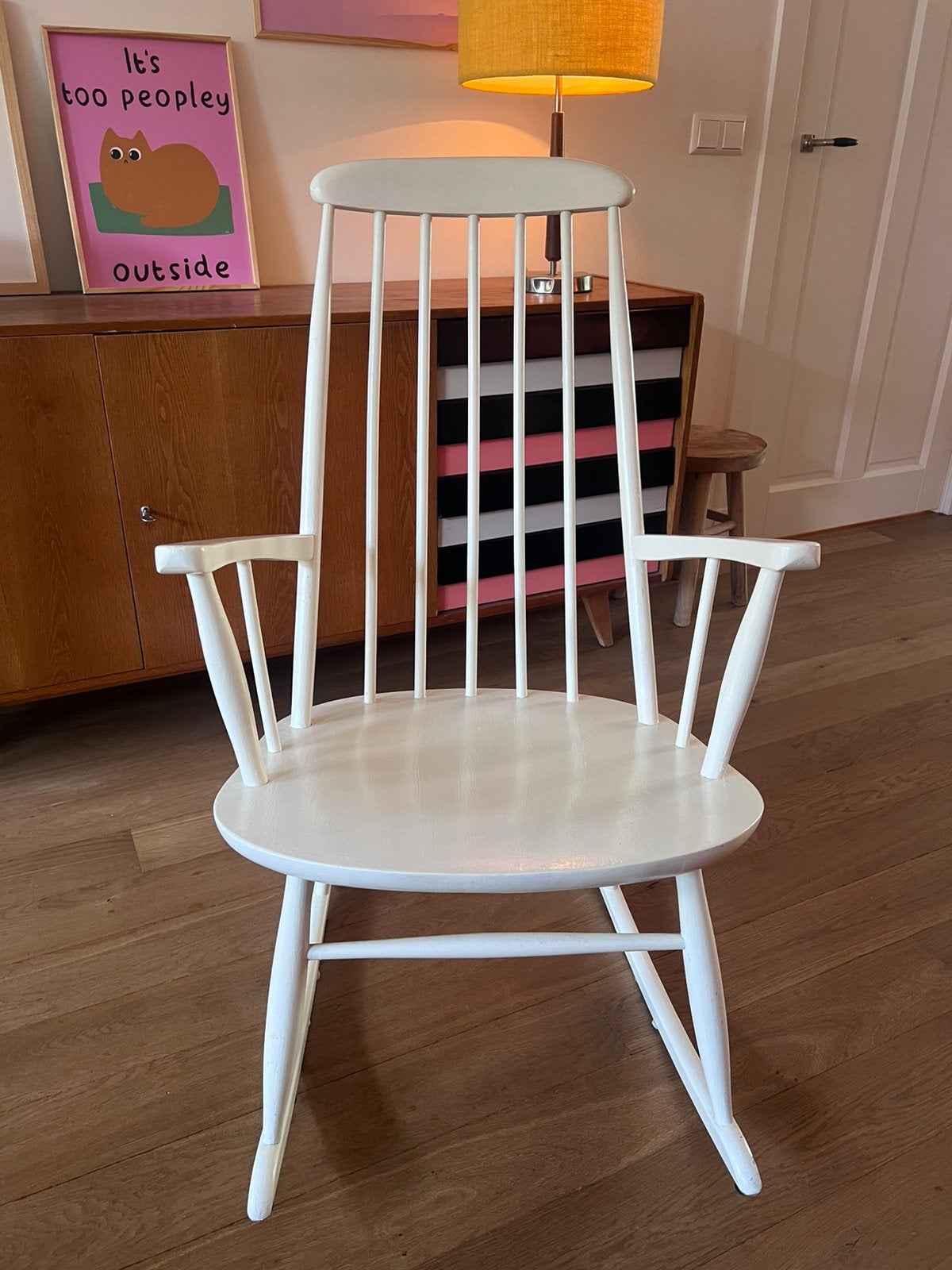Vintage schommelstoel hout, Huis en Inrichting, Stoelen, Ophalen, Wit, Zo goed als nieuw, Eén