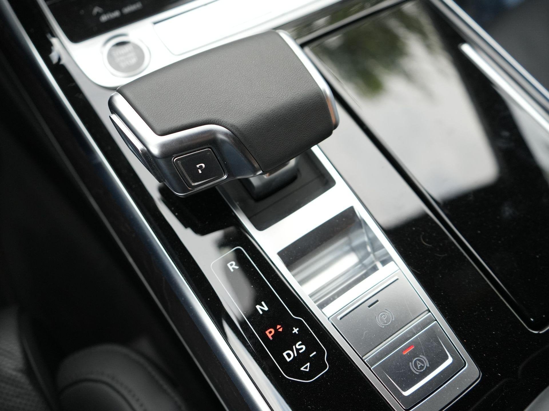 Foto 7 van Audi A8 S-Line 60 TFSI e 462 PK QUATTRO | Vierwielbesturing