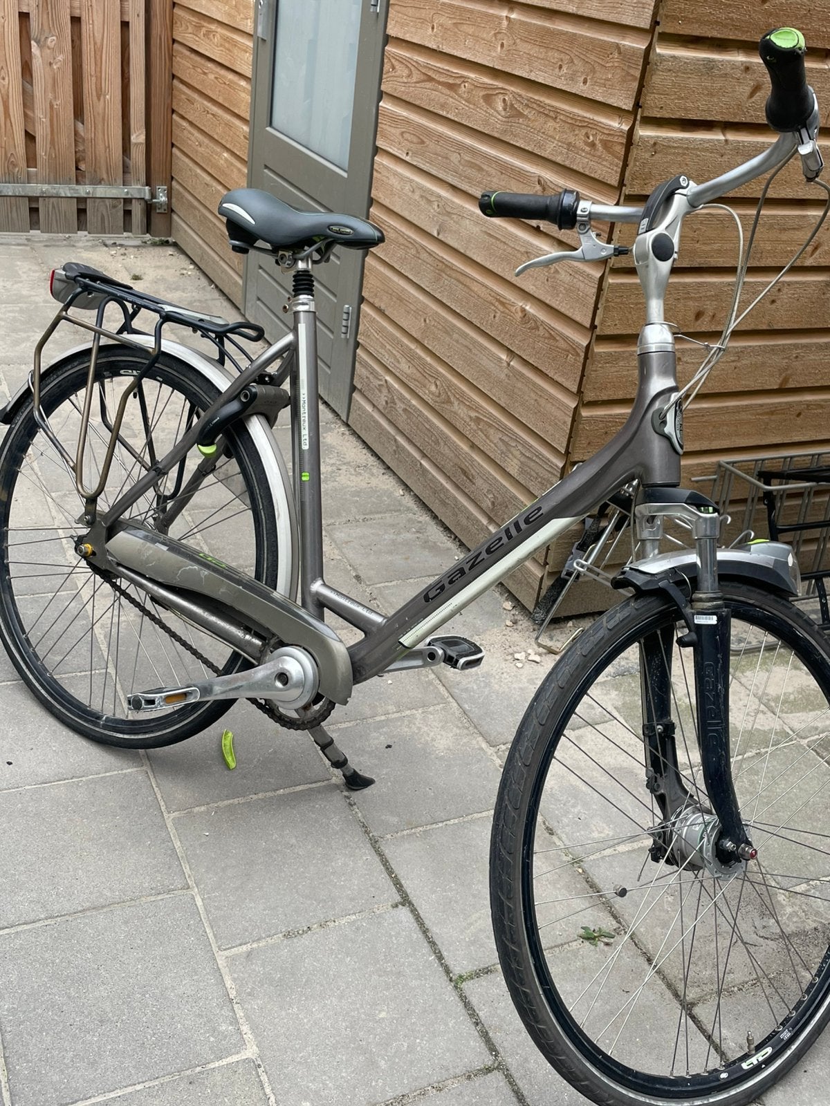 Gazelle damesfiets met naafdynamo 28 inch, Ophalen, Minder dan 10 versnellingen, 56 cm of meer, Zo goed als nieuw