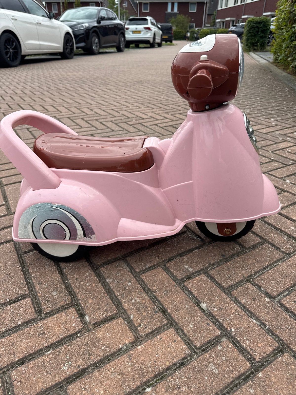 Roze Loopscooter Vespa Model - Zo goed als nieuw, Ophalen, Zo goed als nieuw, Loopfiets