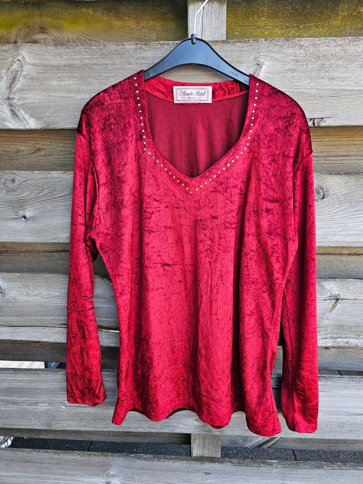 Mooie rode velours top met lange mouwen, maat M-L, Kleding | Dames, Maat 38/40 (M), Ophalen of Verzenden, Lange mouw, Monde Réel