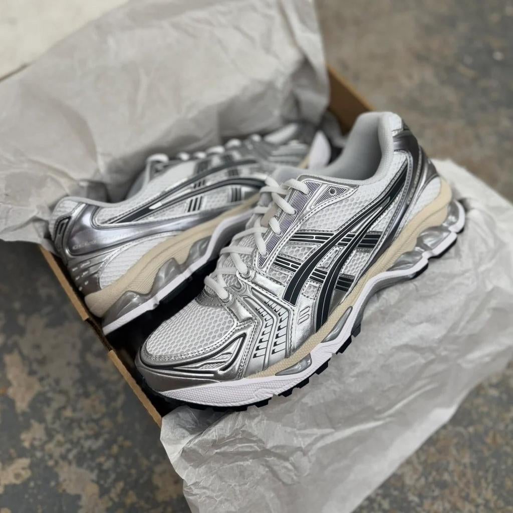 Acics gel kayano 14 white graphite grey  maat 45 en 46, Ophalen of Verzenden, Nieuw, Wit